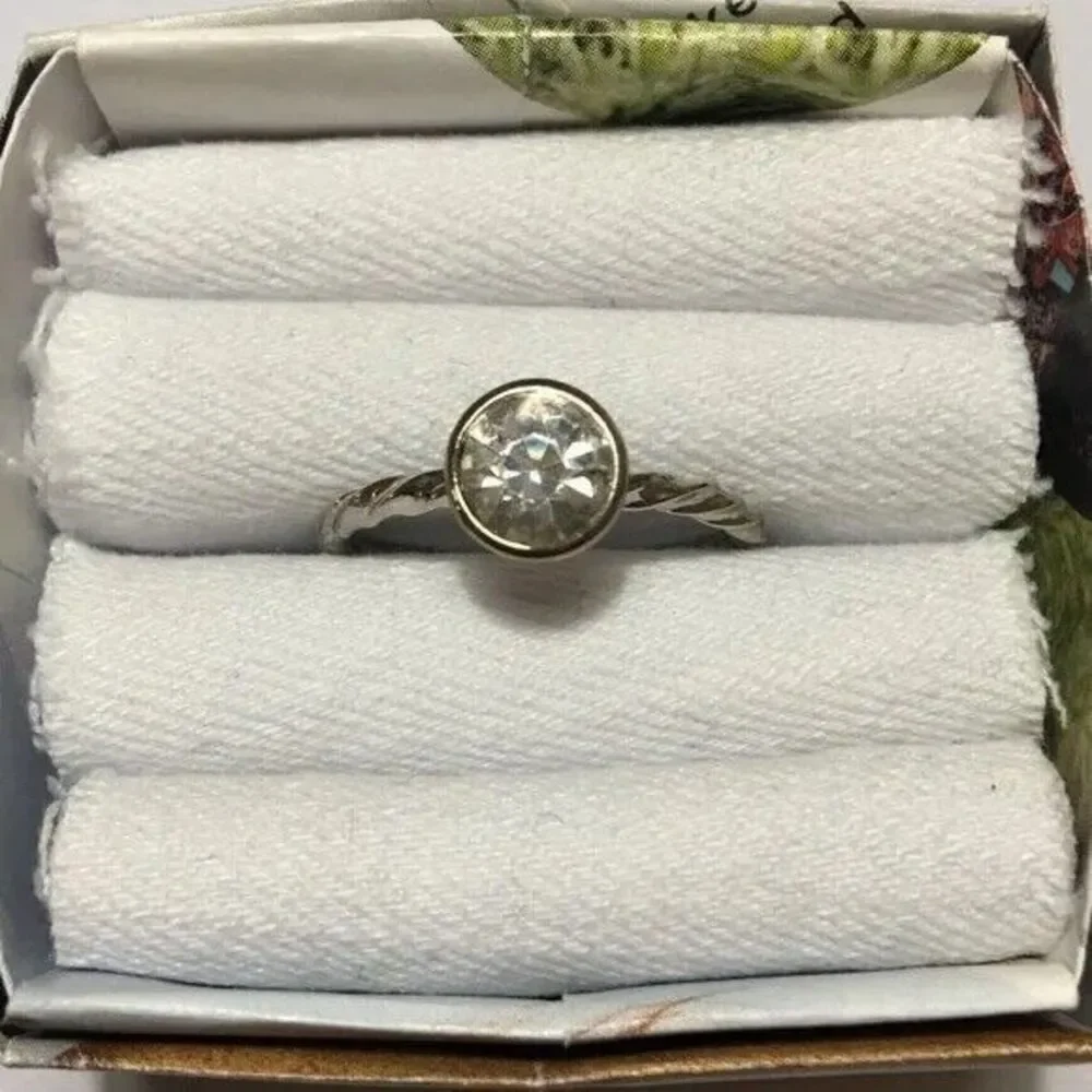 N/A twisted band